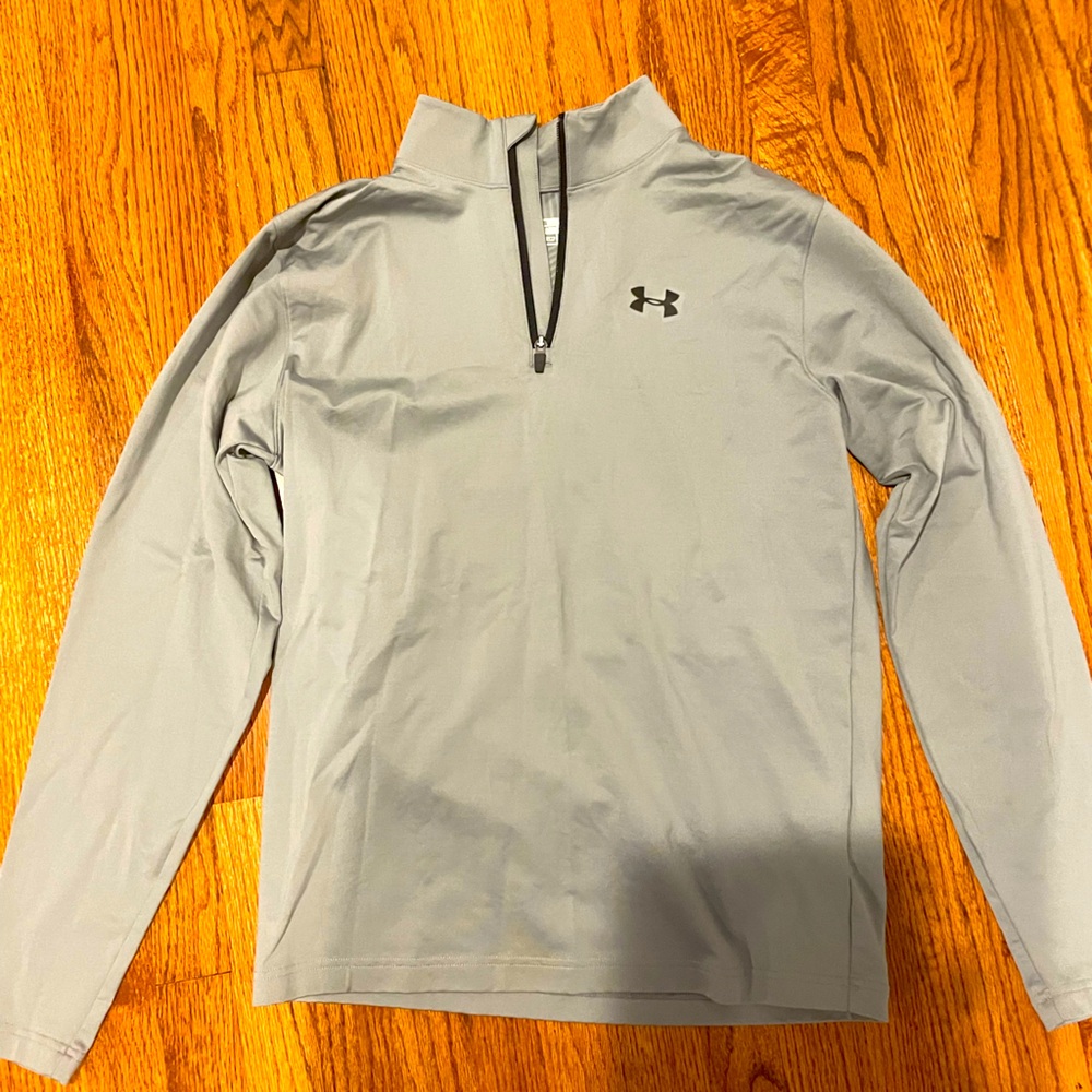 Under armor pull over